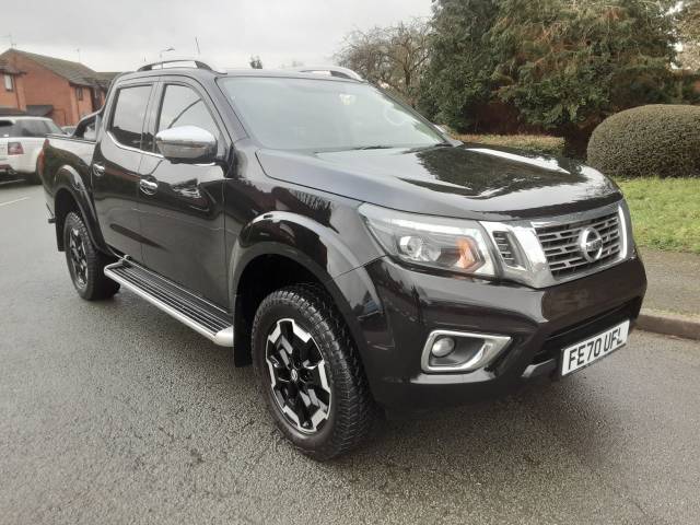 Nissan Navara Double Cab Pick Up Tekna 2.3dCi 190 TT 4WD Auto Pick Up Diesel Black