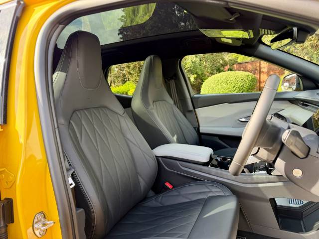 2025 Ford Capri 0.0 210kW Premium 77kWh 5dr Auto