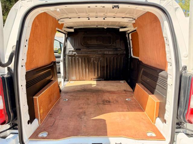2020 Vauxhall Combo Cargo 2300 1.5 Turbo D 100ps H1 Sportive Van