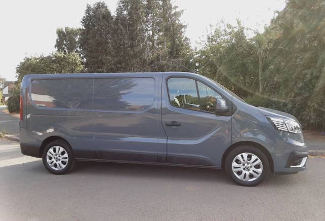2023 Renault Trafic 2.0 LL30 Blue dCi 150 Sport Van