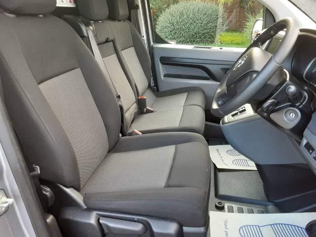 2022 Vauxhall Vivaro 0.0 3100 100kW Dynamic 75kWh H1 Van Auto