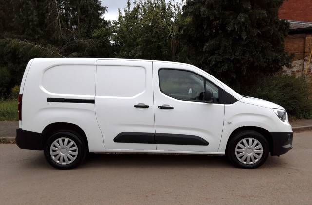 2021 Vauxhall Combo Cargo 2300 1.5 Turbo D 100ps H1 Dynamic Van